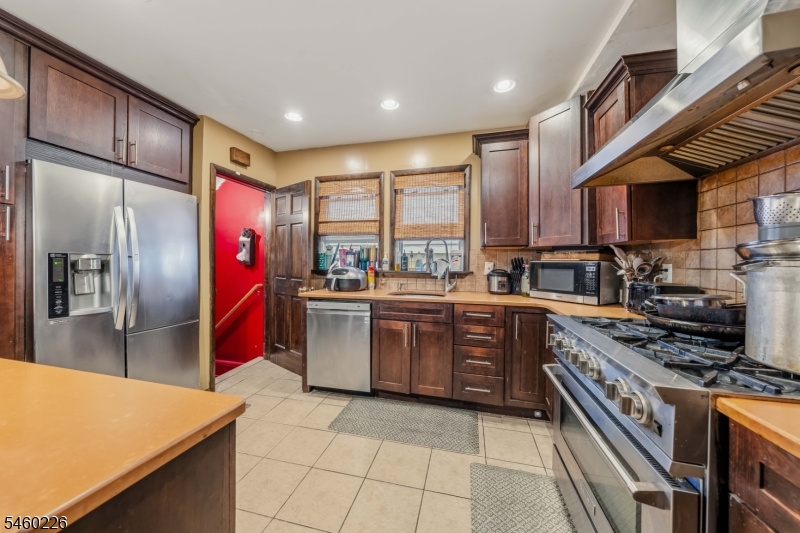20 Berkley St Property Photo 8