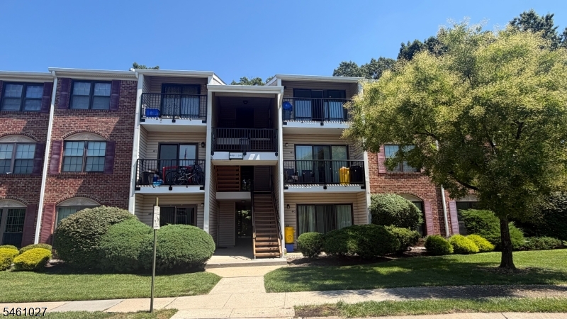 500 Danbury Ln Property Photo 1