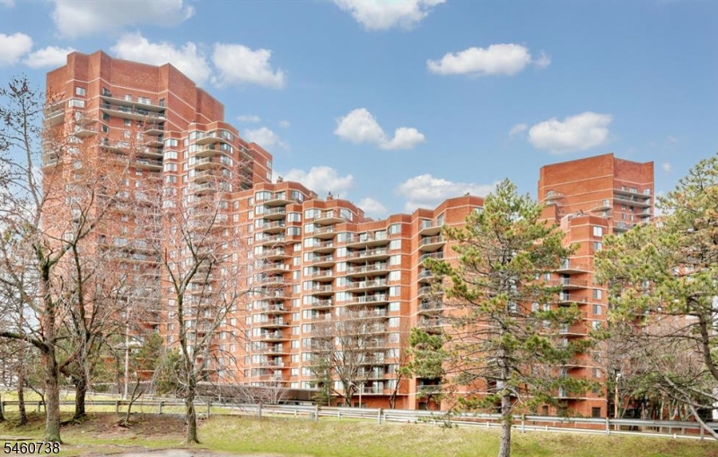 1020 Harmon Cove Tower 1020 Property Photo 1