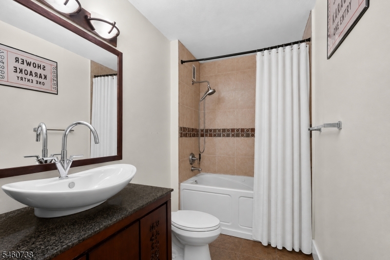 1020 Harmon Cove Tower 1020 Property Photo 36