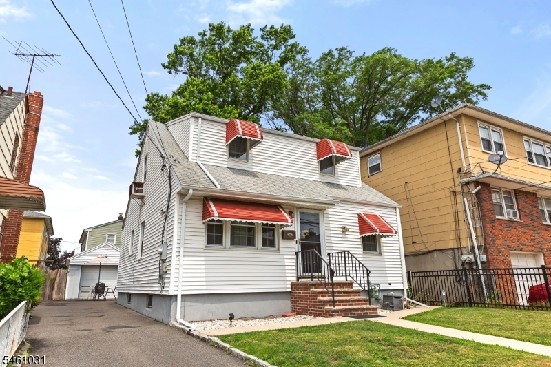 1147 Passaic Ave Property Photo 1