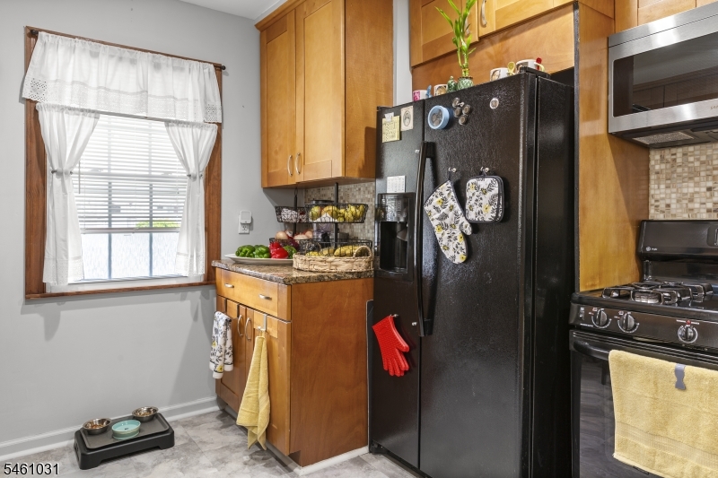1147 Passaic Ave Property Photo 7