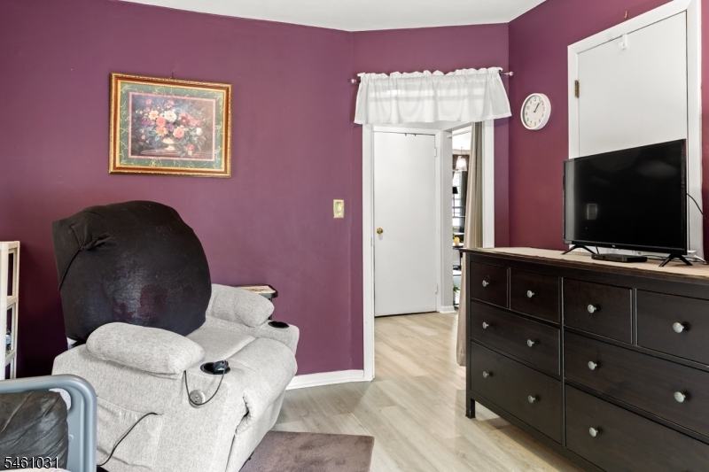 1147 Passaic Ave Property Photo 16