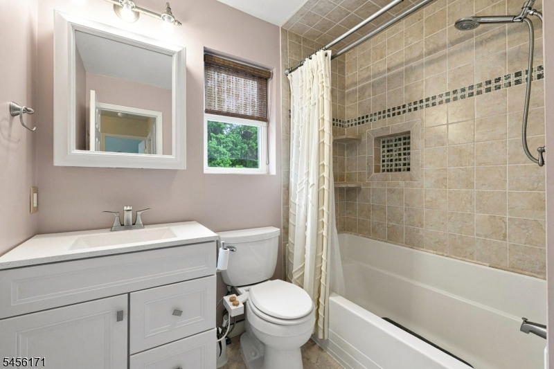 26 Mount Arlington Rd Property Photo 25