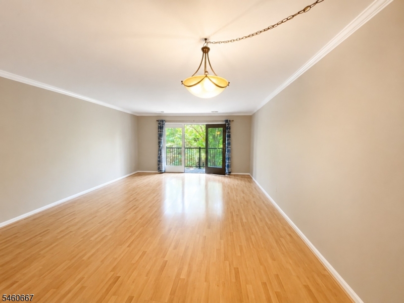 18 Mews Ln Property Photo 7