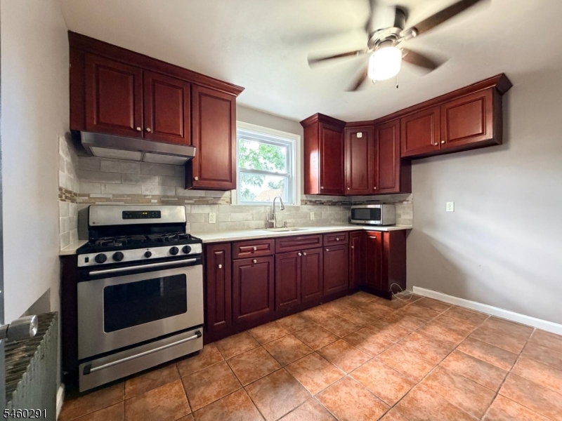 614 Mola Blvd Property Photo 4