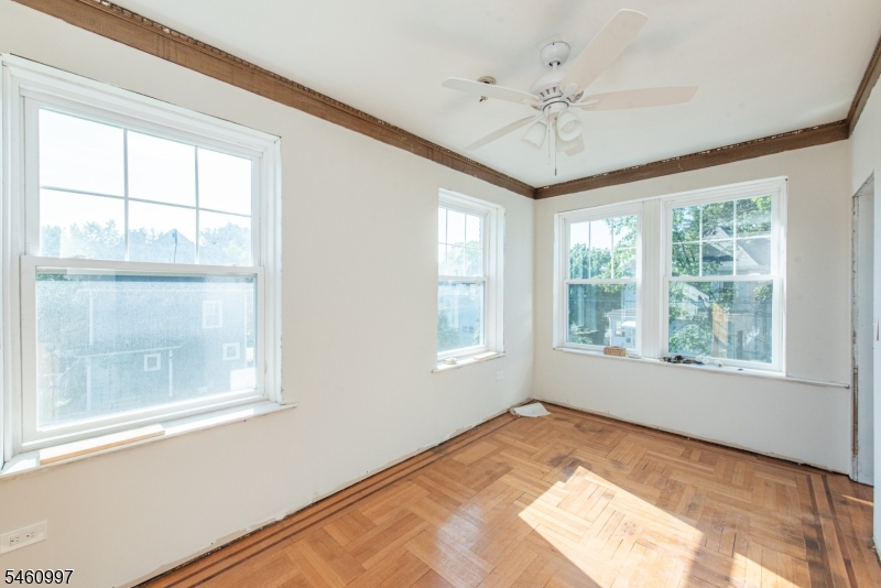 9 Vernon Ave 2 Property Photo 1