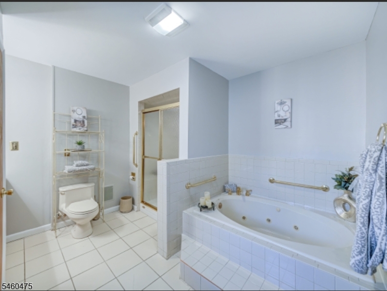 180 Monroe St Property Photo 12