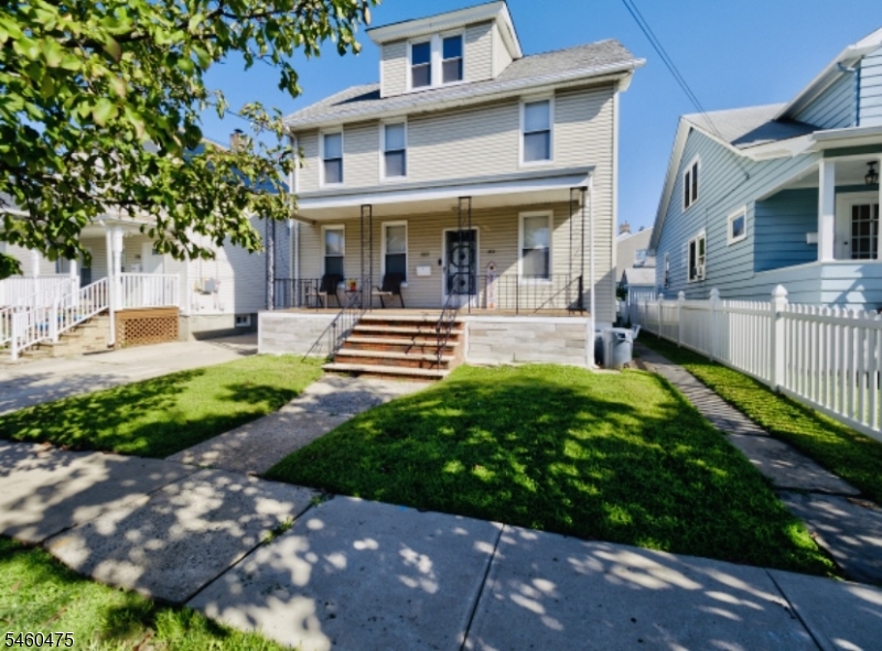 180 Monroe St Property Photo 13