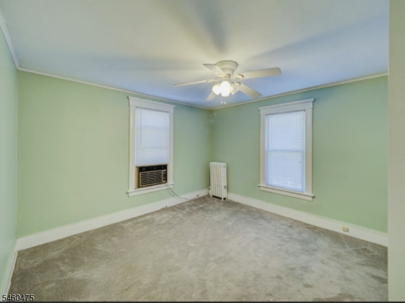 180 Monroe St Property Photo 29