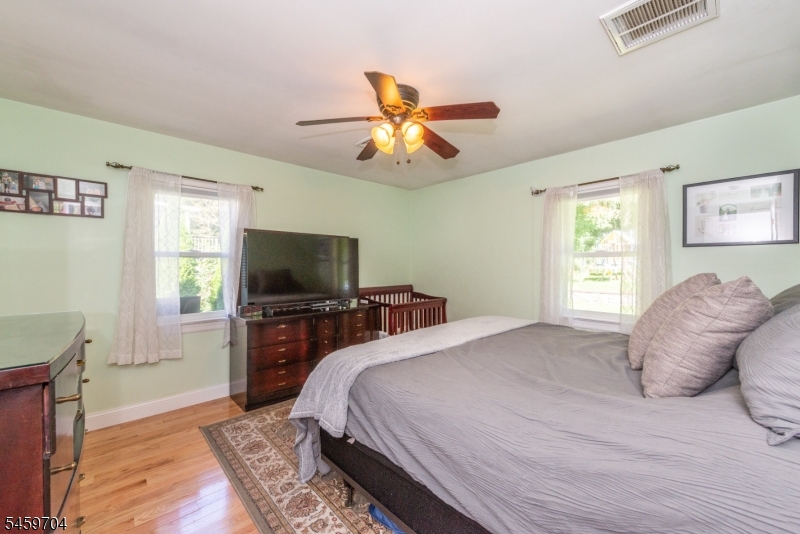 47 Grove St Property Photo 9