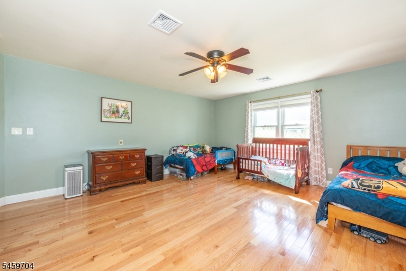 47 Grove St Property Photo 11