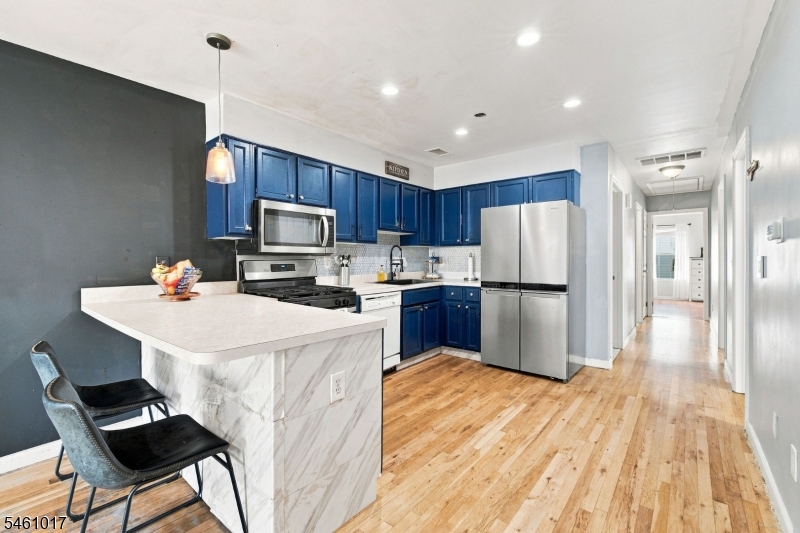 224 Pine St Property Photo 13