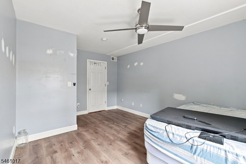224 Pine St Property Photo 37