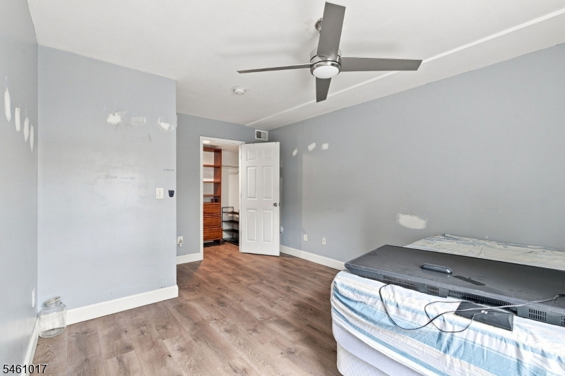 224 Pine St Property Photo 38