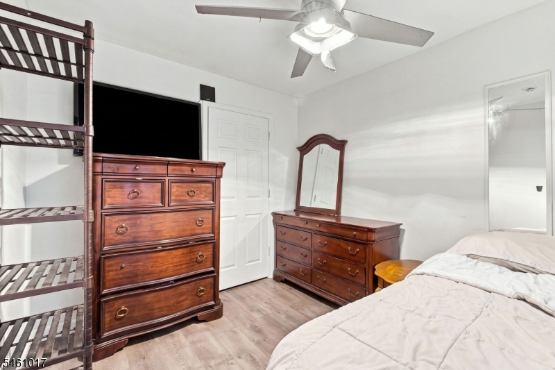 224 Pine St Property Photo 39