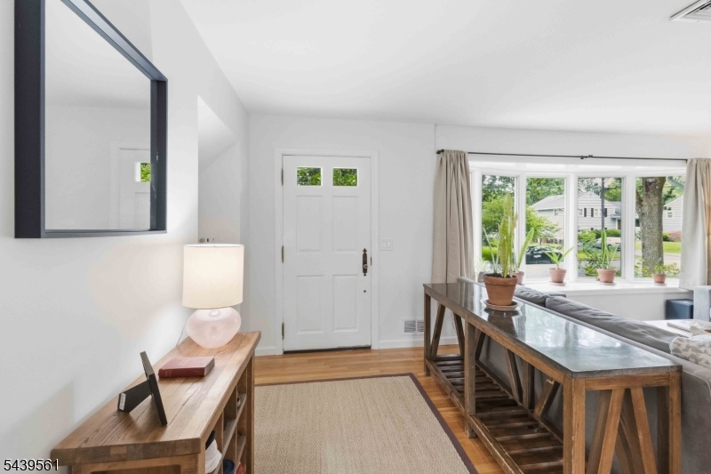 10 Cornell Pl Property Photo 9