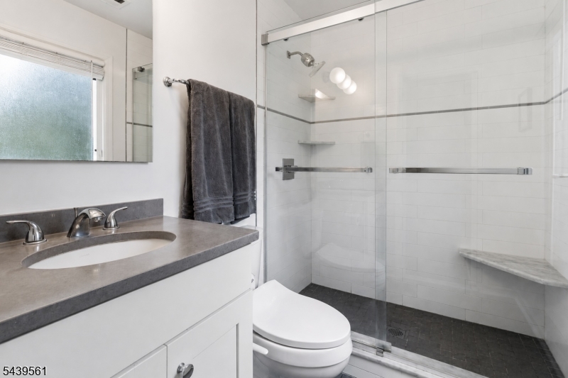 10 Cornell Pl Property Photo 12