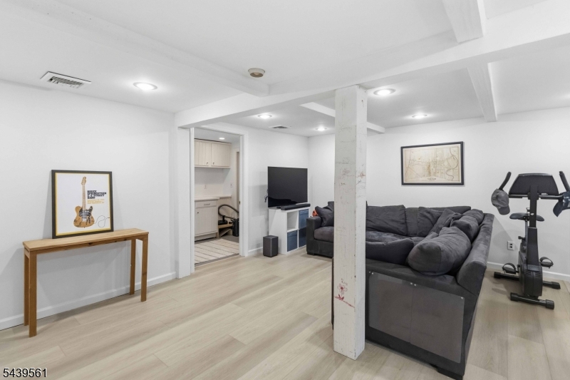 10 Cornell Pl Property Photo 17