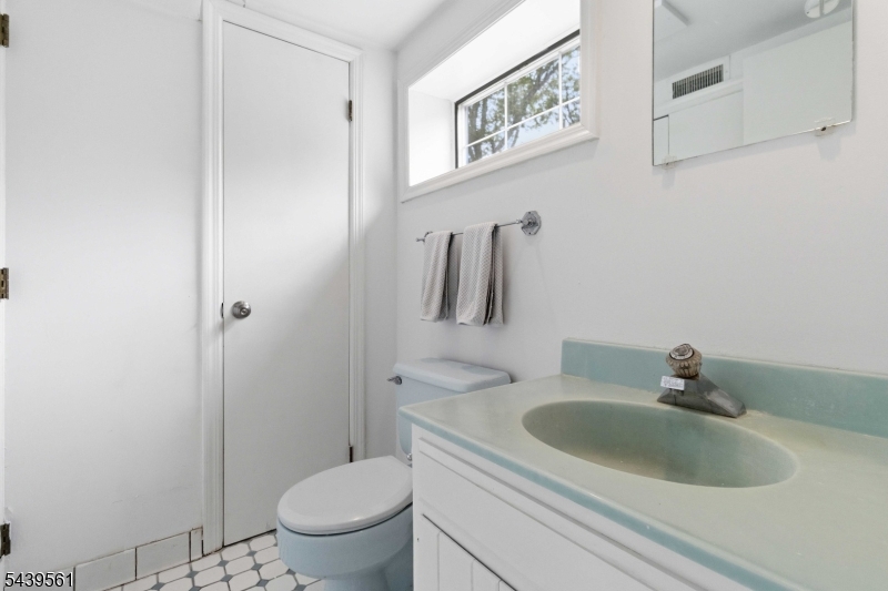 10 Cornell Pl Property Photo 20