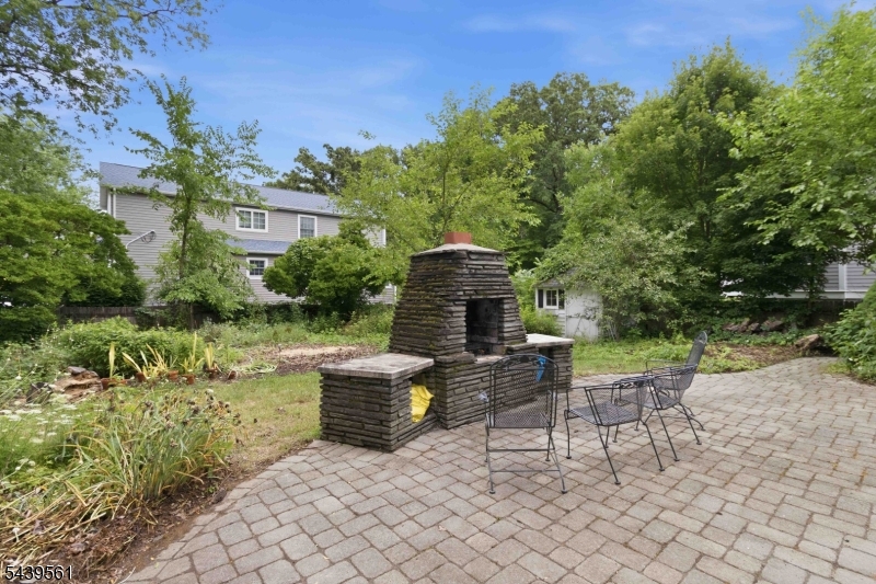 10 Cornell Pl Property Photo 23