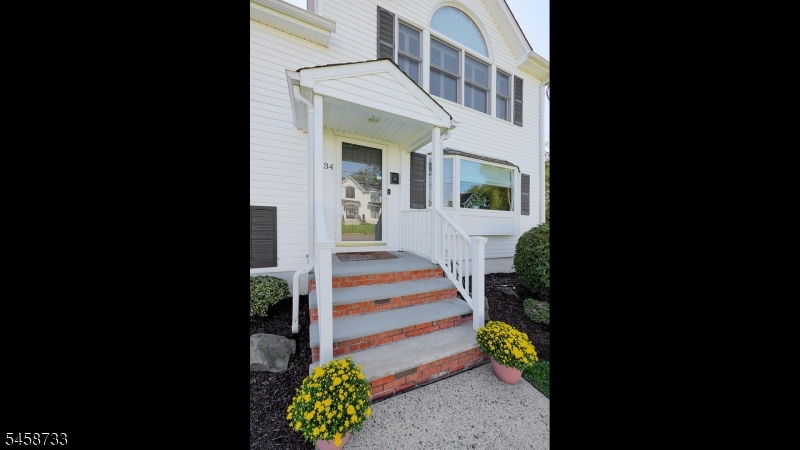 34 Moss Avenue Property Photo 3