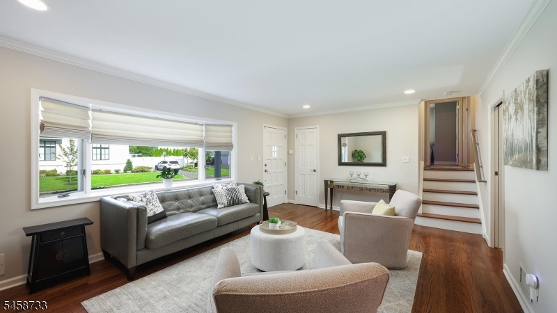 34 Moss Avenue Property Photo 6