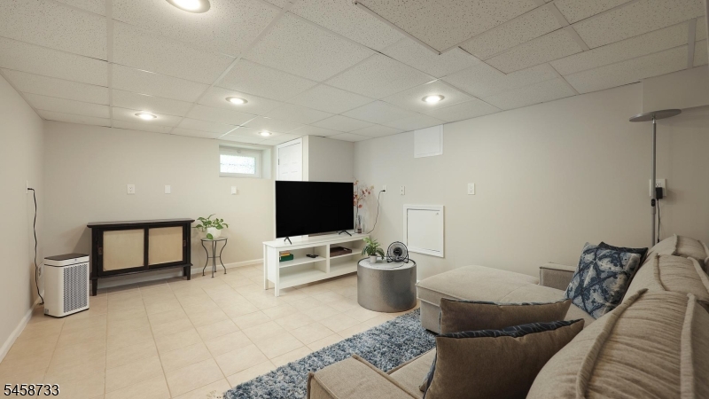 34 Moss Avenue Property Photo 32