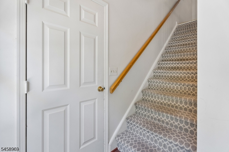 7 Davenport Pl Property Photo 6