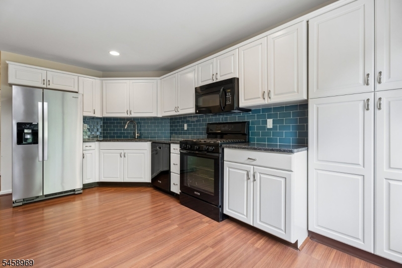 7 Davenport Pl Property Photo 9