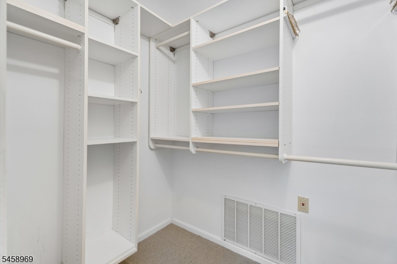 7 Davenport Pl Property Photo 14