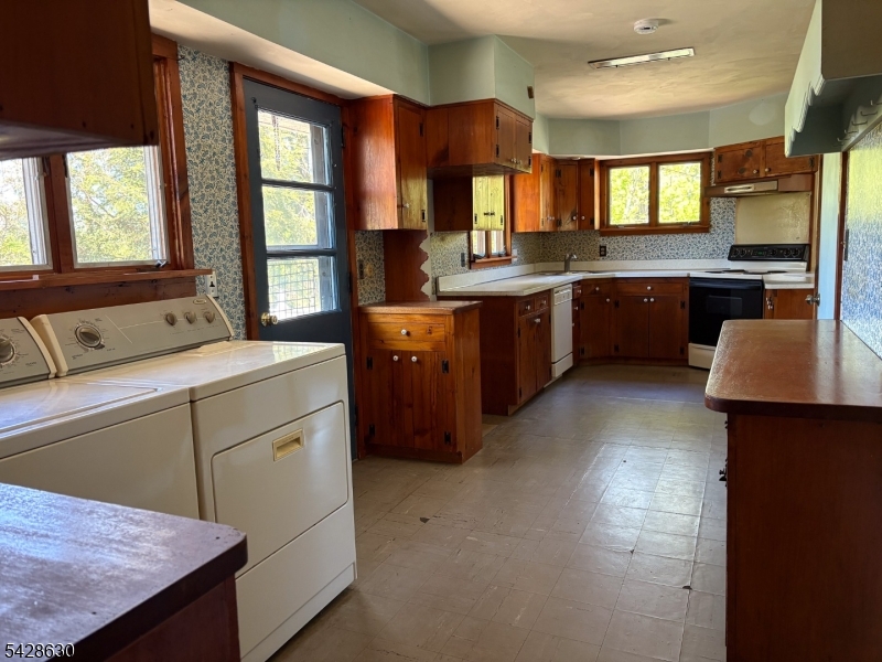 18 Pottersville Rd Property Photo 8