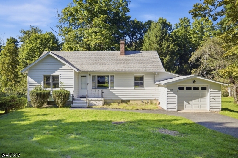 205 Glen Rd Property Photo 1