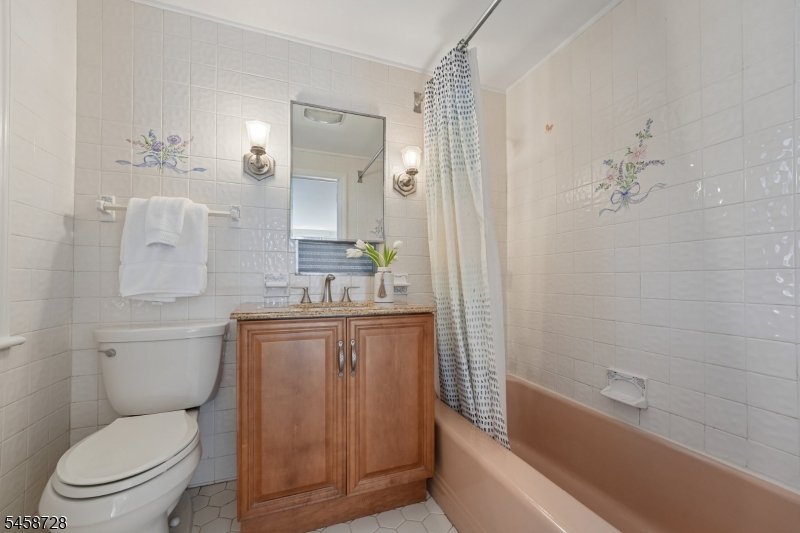 1 Seneca Pl Property Photo 31