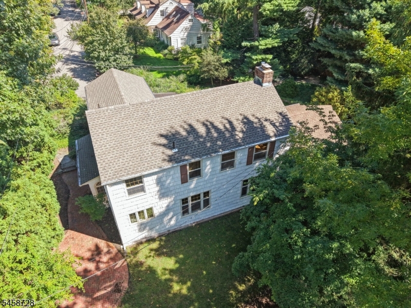 1 Seneca Pl Property Photo 41