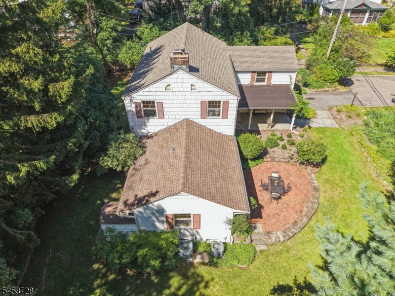 1 Seneca Pl Property Photo 42