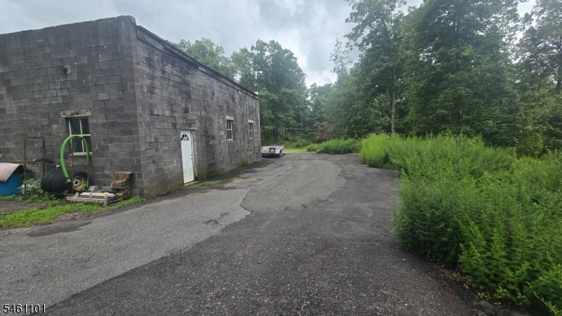 Zion Road Property Photo 10