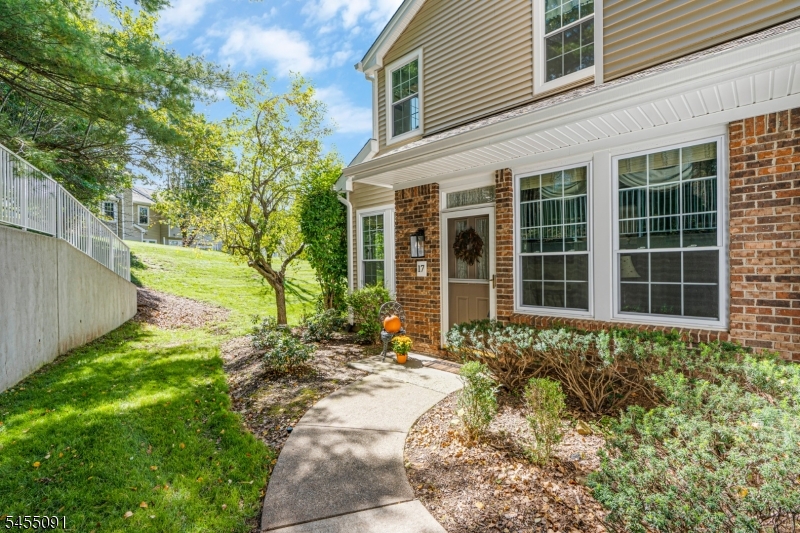 17 Quail Brook Court Property Photo 1