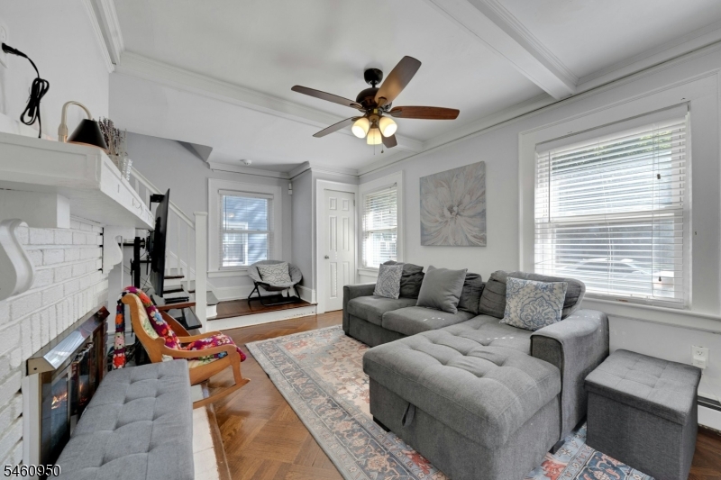 62 Elliot Pl Property Photo 5