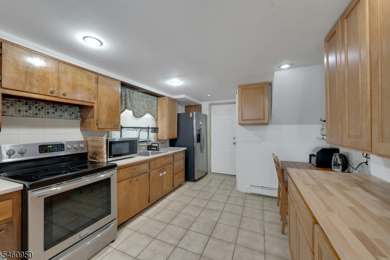 62 Elliot Pl Property Photo 14