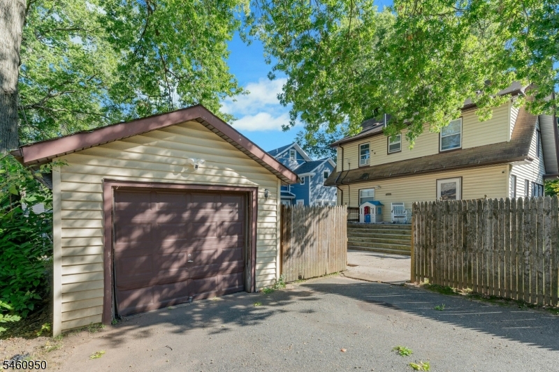 62 Elliot Pl Property Photo 25