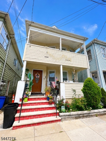 16 Harrison Pl Property Photo 1