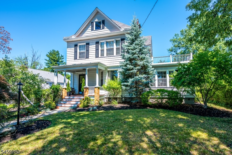 76 Spring St