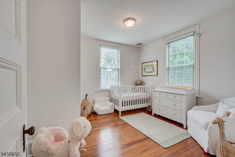 76 Spring St Property Photo 38