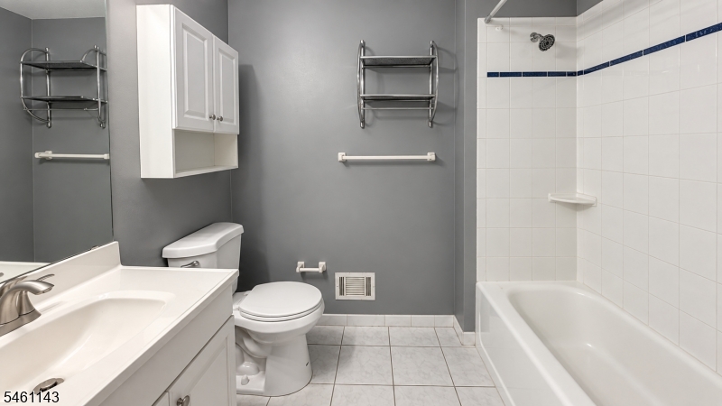 29 Pembrook Ave Property Photo 7