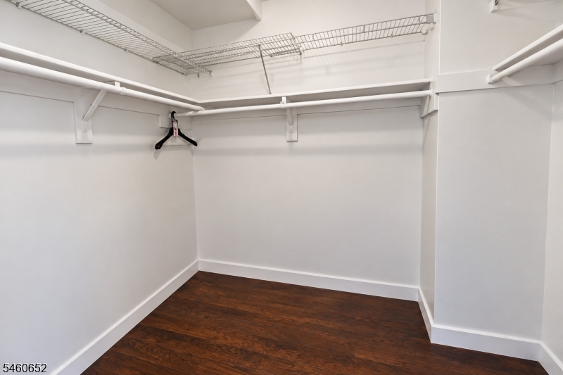 1328 Harmon Cove Tower Property Photo 13