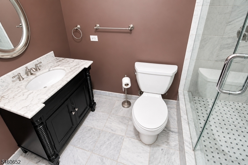 1328 Harmon Cove Tower Property Photo 14