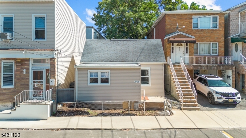 6720 Jackson St Property Photo 1