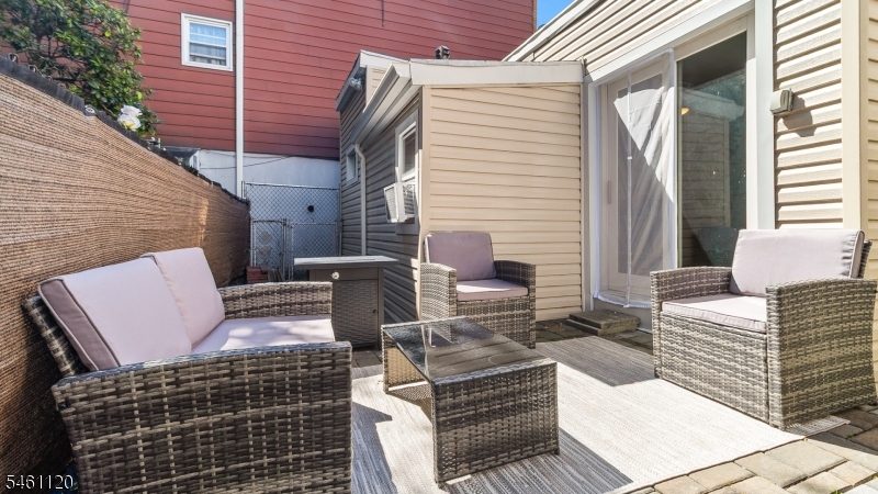 6720 Jackson St Property Photo 15