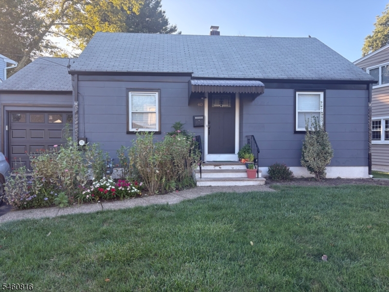 40 Surrey Lane Property Photo 1